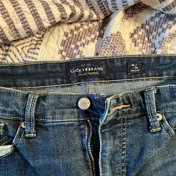 Lucky Brand Ava Skinny Jeans.  Size 10/30 Regular. - Picture 4 of 4
